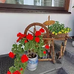 Hoedlmoser شقة التنماركت ام بوناغ